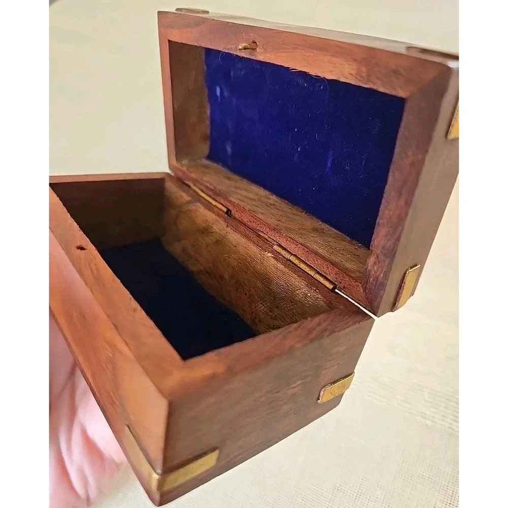 VTG Wooden Token/Keepsake/Trinket Box Hinged W/Brass Details 4